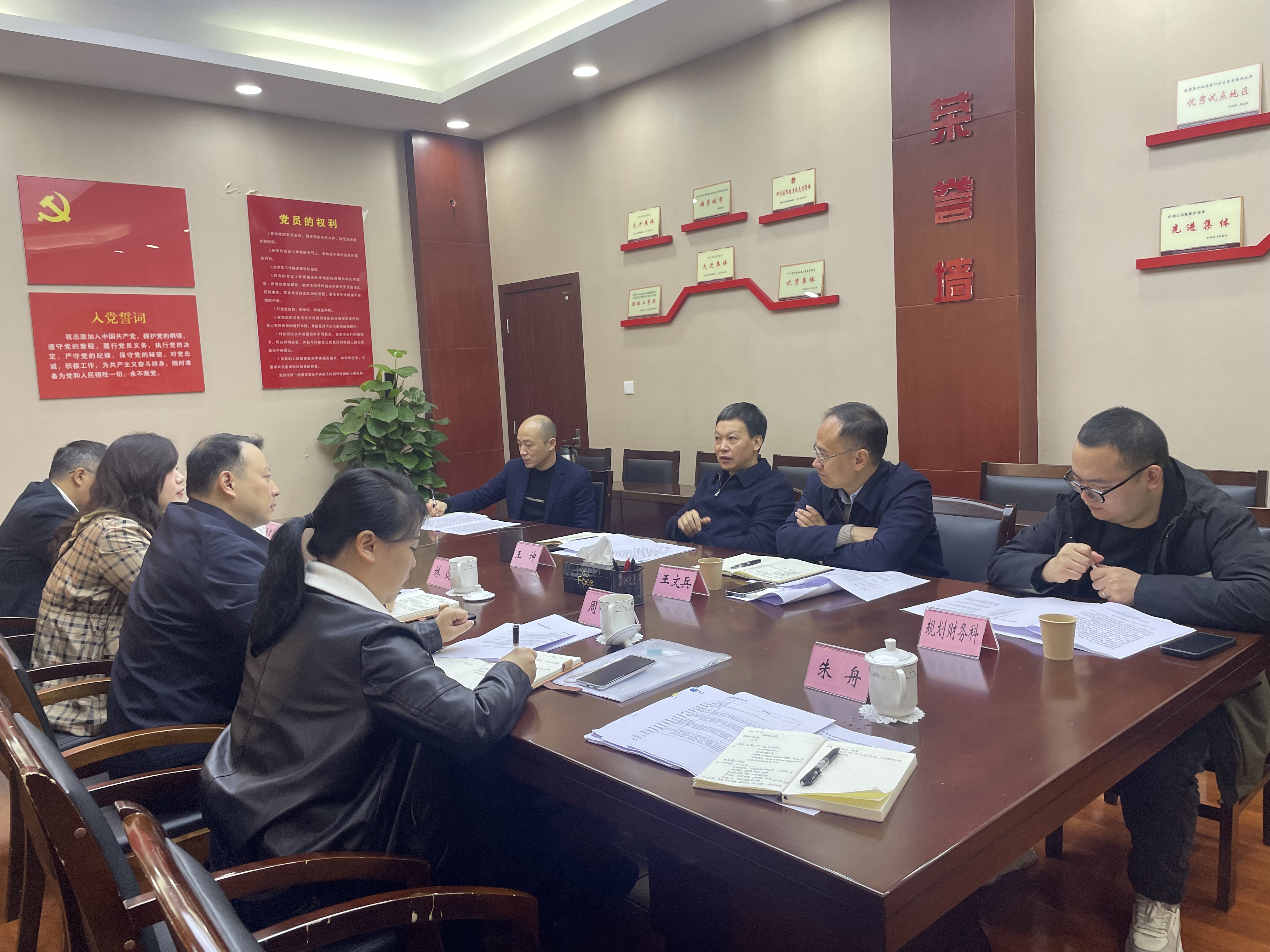 政企聯(lián)合、共謀發(fā)展 西南醫(yī)投集團(tuán)黨委書記、董事長林健帶隊向瀘州市民政局作專題匯報