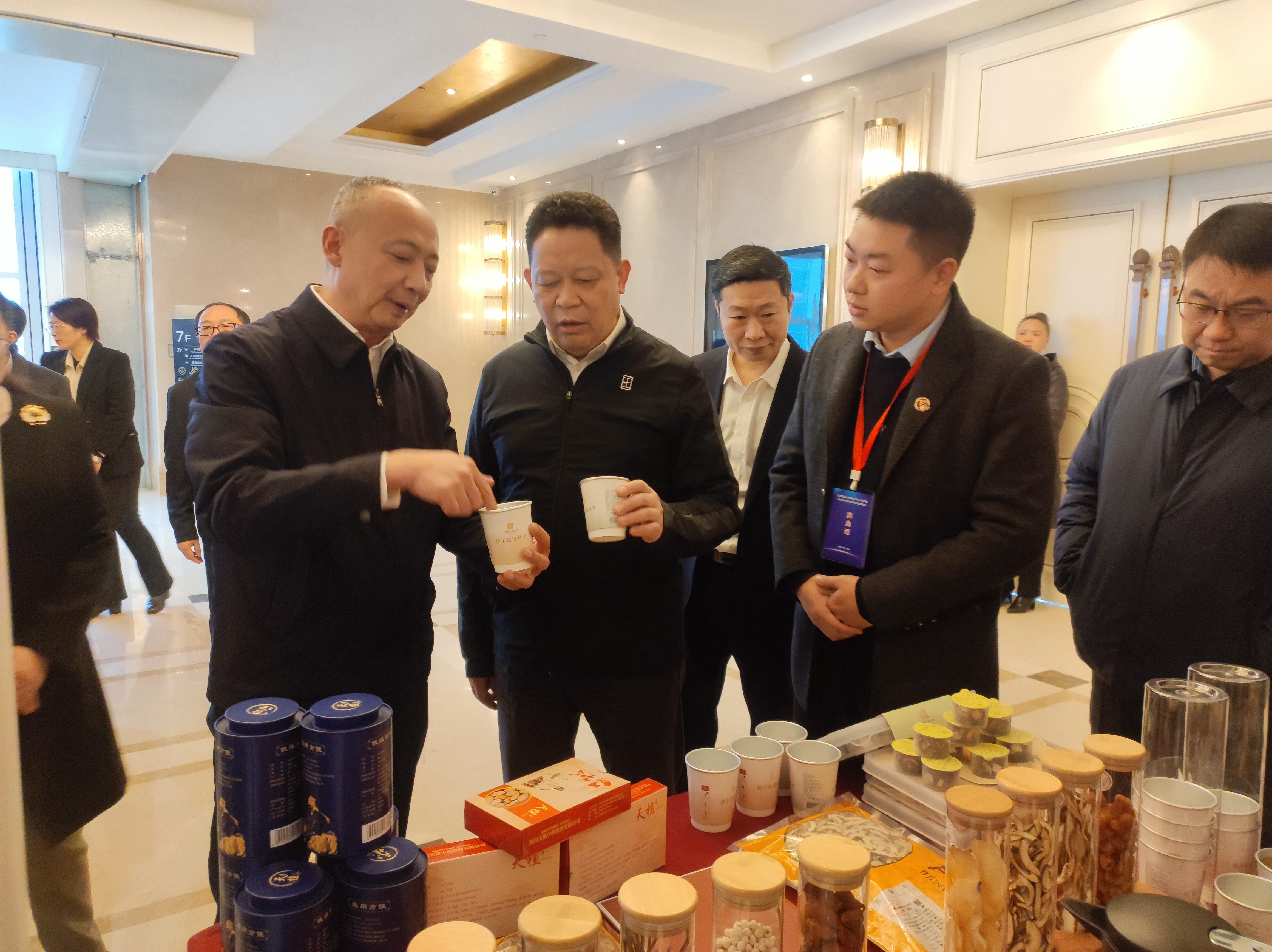天植中藥公司參加四川省推進國家中醫(yī)藥綜合改革示范區(qū)建設工作交流暨中醫(yī)藥高質(zhì)量發(fā)展現(xiàn)場會