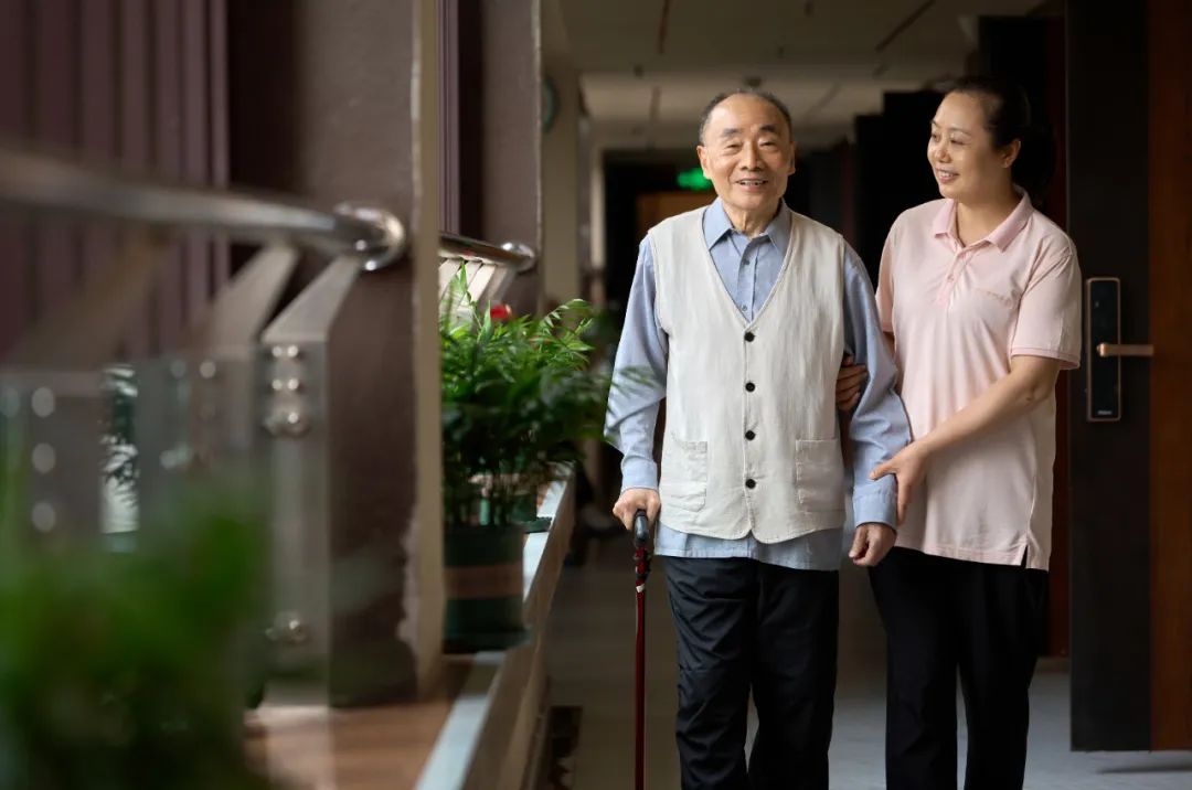 巾幗芳華映初心 柔肩擔(dān)當(dāng)綻風(fēng)采——西南醫(yī)投集團致敬最美“她力量”書寫健康產(chǎn)業(yè)新篇章